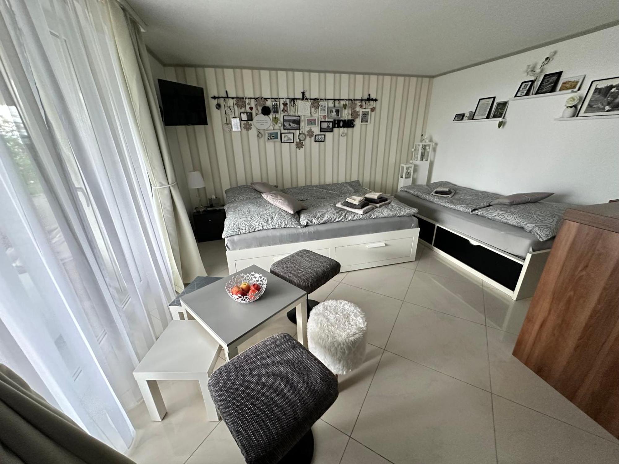 Romantisches Studio Inmitten Von Weinbergen Laufen-Uhwiesen Extérieur photo